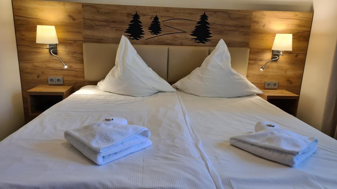 Hotel Am Wald B&B Michendorf Buitenkant foto